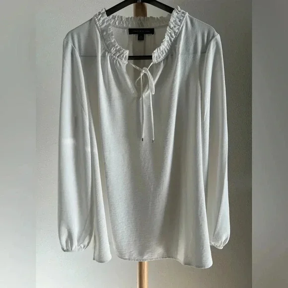 Tommy Hilfiger top, created a solid-color style that's wearable. Size X-large - Picture 3 of 13